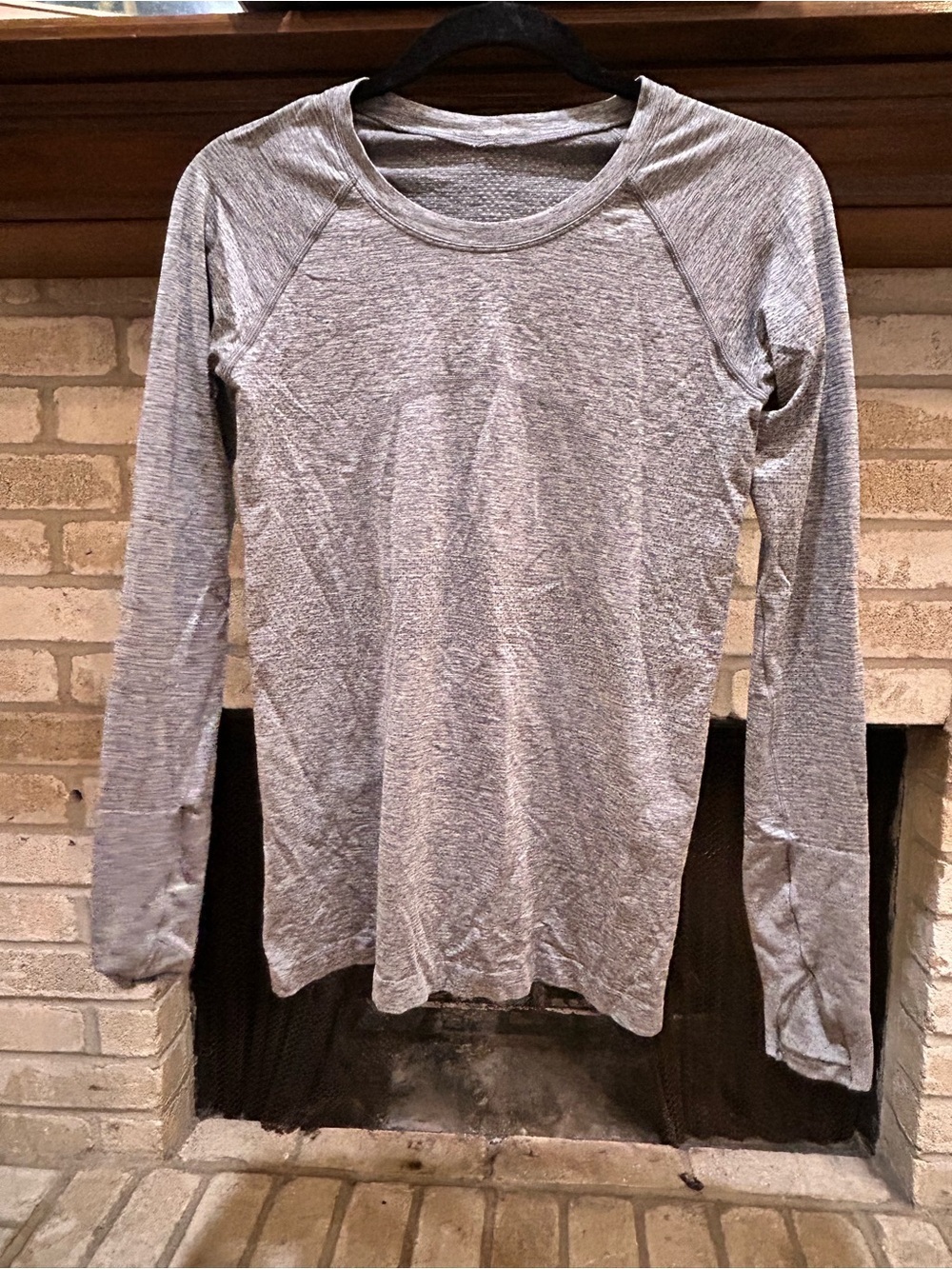 lululemon athletica Heather Gray Long Sleeve Crew Top EUC